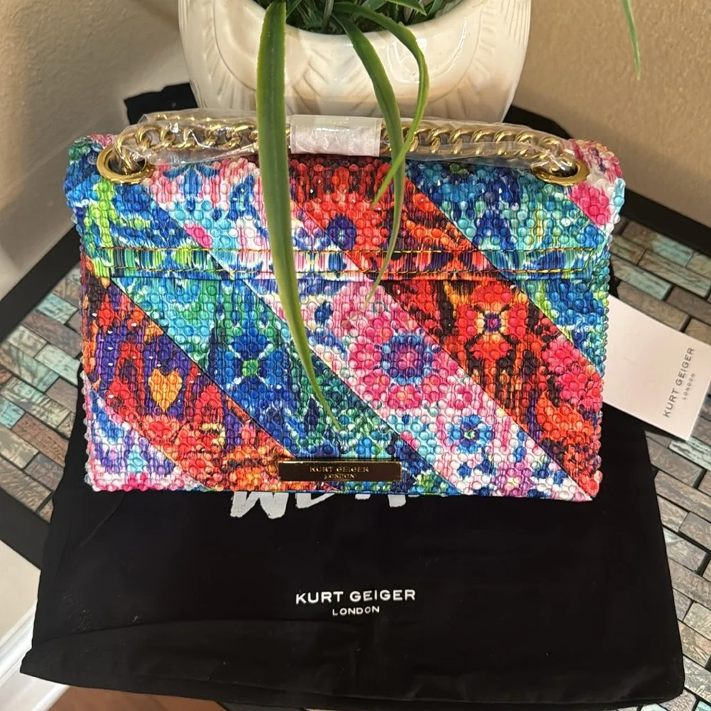 Kurt Geiger London Mini Kensington Crystal Shoulder Bag
Kurt Geiger Lond… - Picture 10 of 17